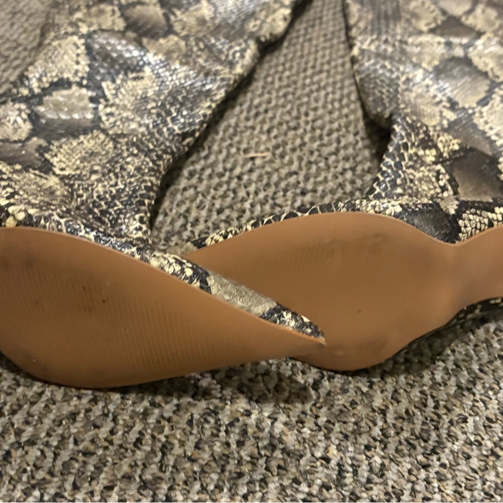 Cape Robbin Snakeskin Pattern Boots Size 9 - Picture 3 of 7